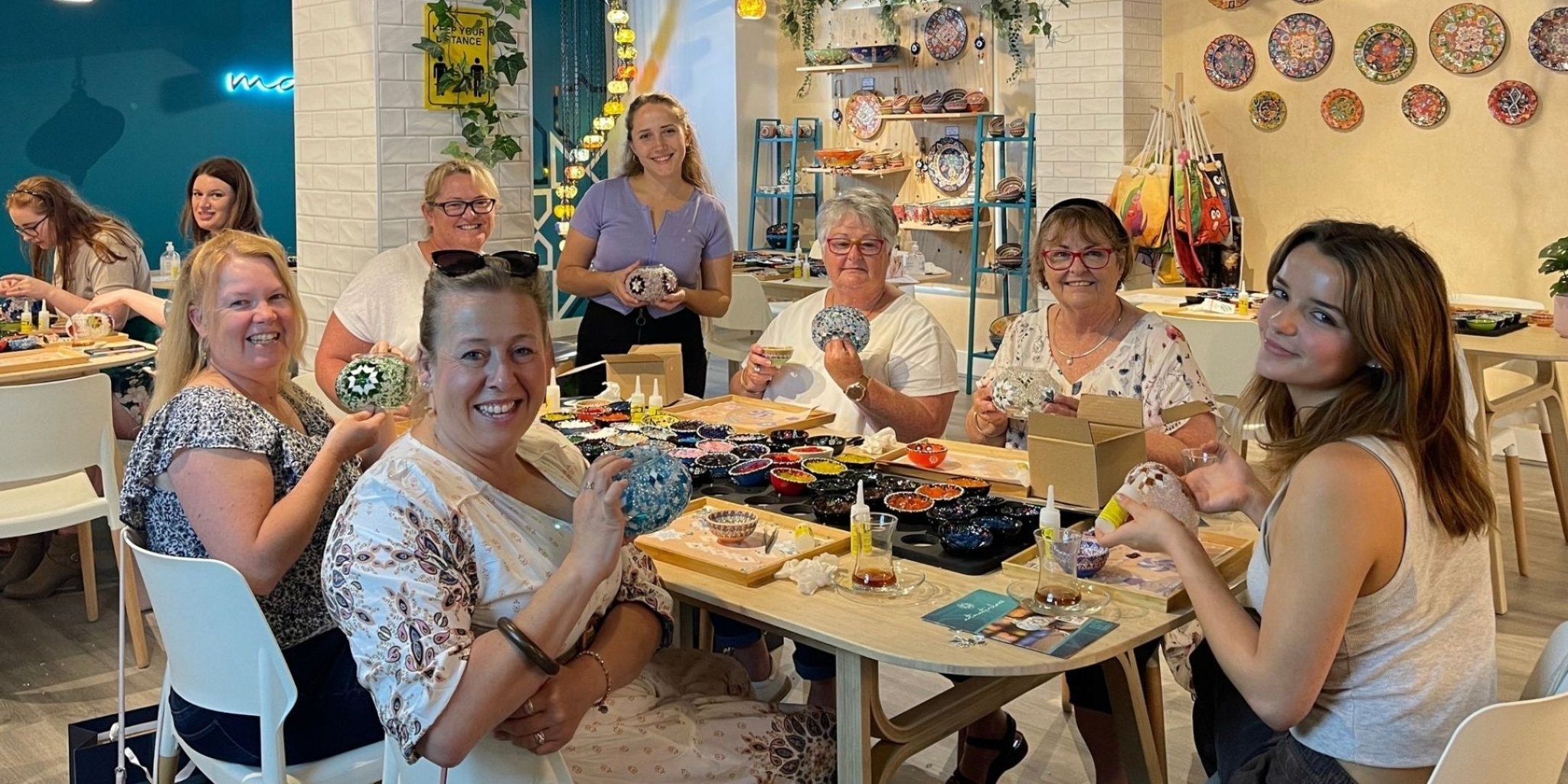 Mosaic Classes in Henderson